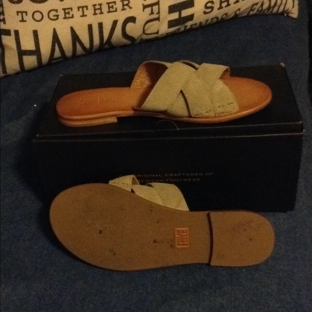 FRYE Carla Criss Cross sandals